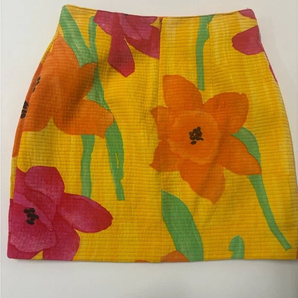 Joseph Ribkoff | Vintage Floral Mini Skirt - Picture 2 of 8